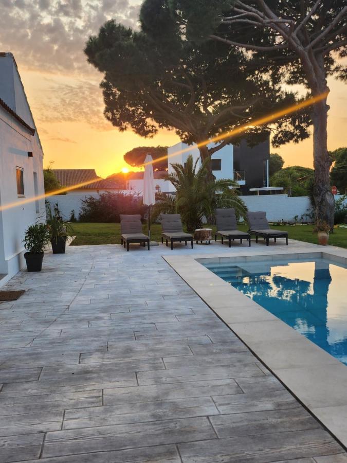 Villa Yoli 26 Con Piscina Y Jardin Cerca De La Playa Chiclana de la Frontera Eksteriør billede