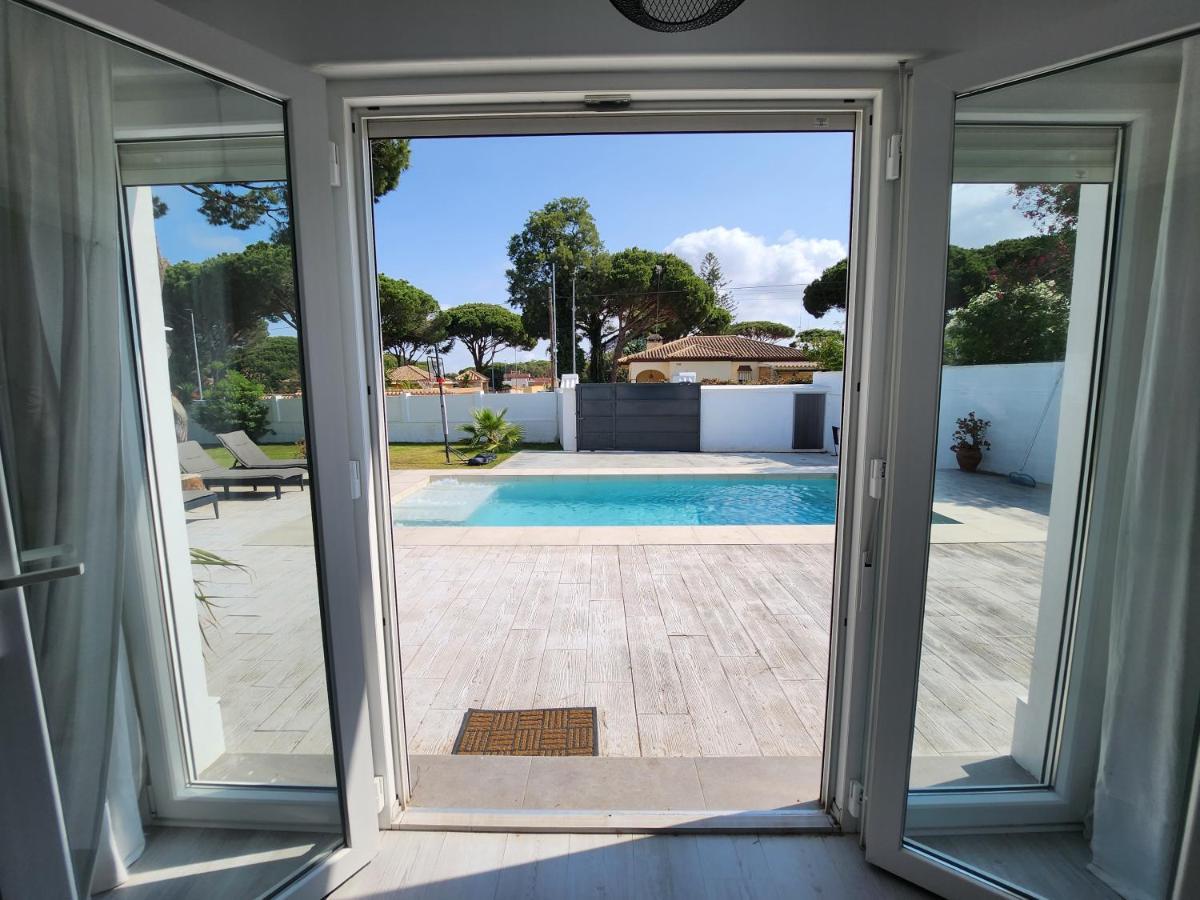 Villa Yoli 26 Con Piscina Y Jardin Cerca De La Playa Chiclana de la Frontera Eksteriør billede