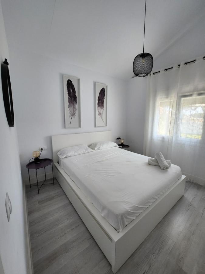 Villa Yoli 26 Con Piscina Y Jardin Cerca De La Playa Chiclana de la Frontera Eksteriør billede